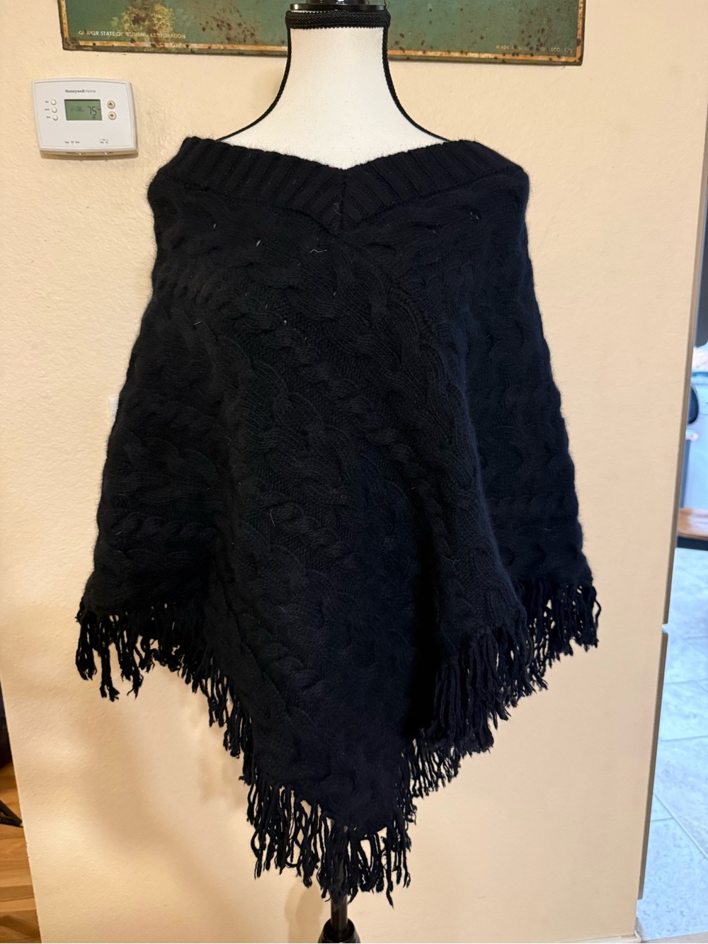 NWT Banana Republic Fringe Cable Knit VNeck Sweater Cape Poncho Womens M/L Hi Lo